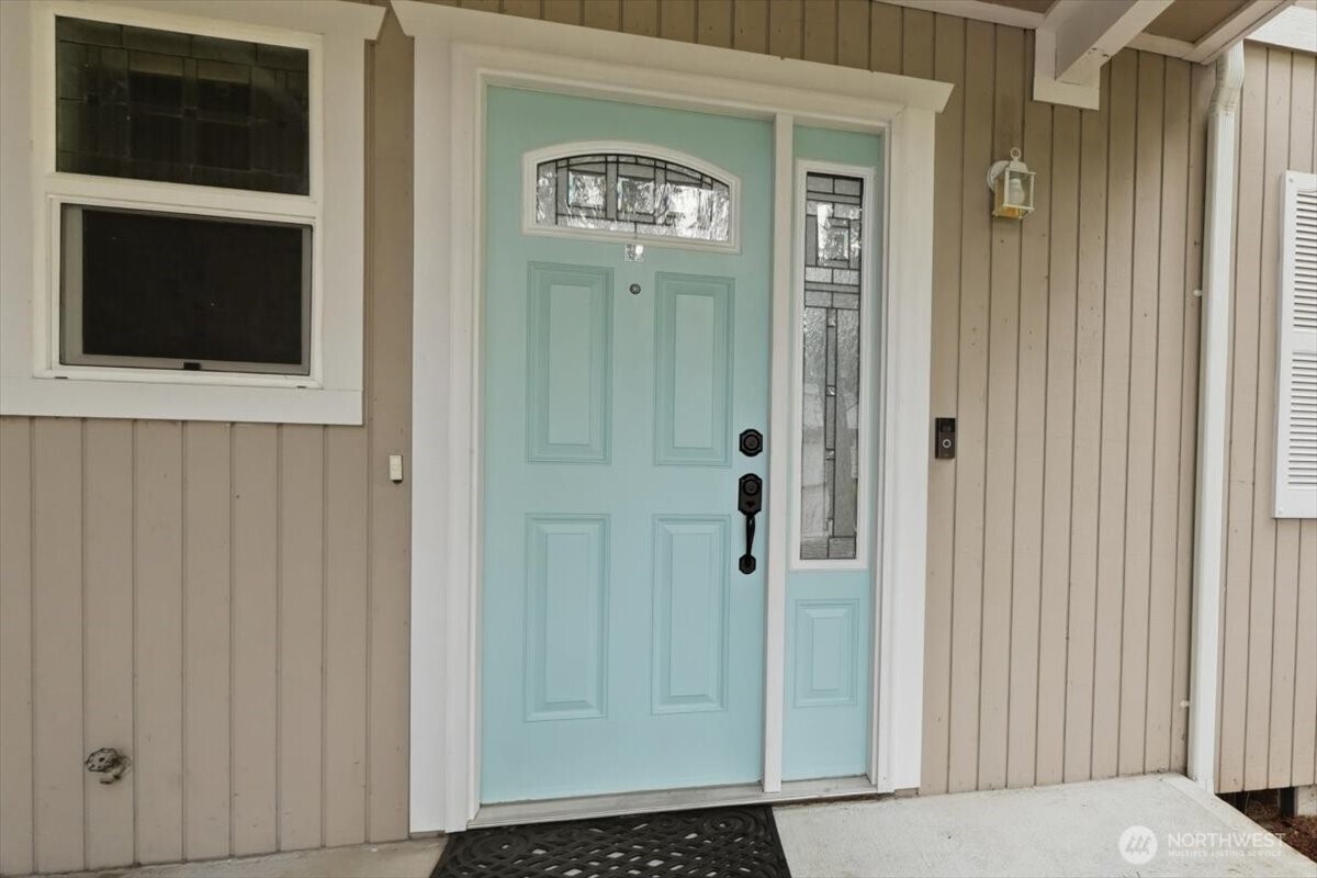 8531 Lake Forest Drive SE, Lacey, WA 98503