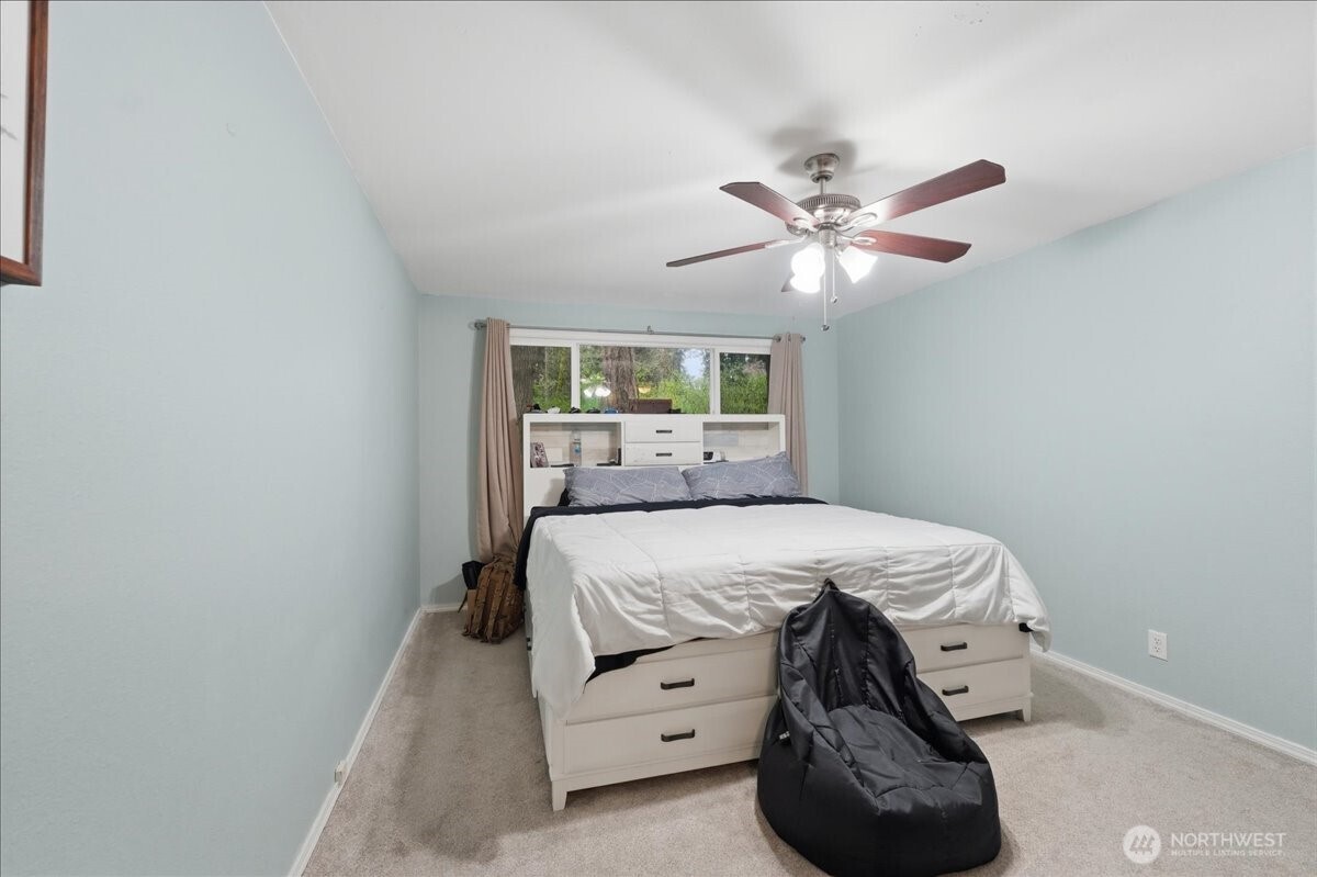 8531 Lake Forest Drive SE, Lacey, WA 98503