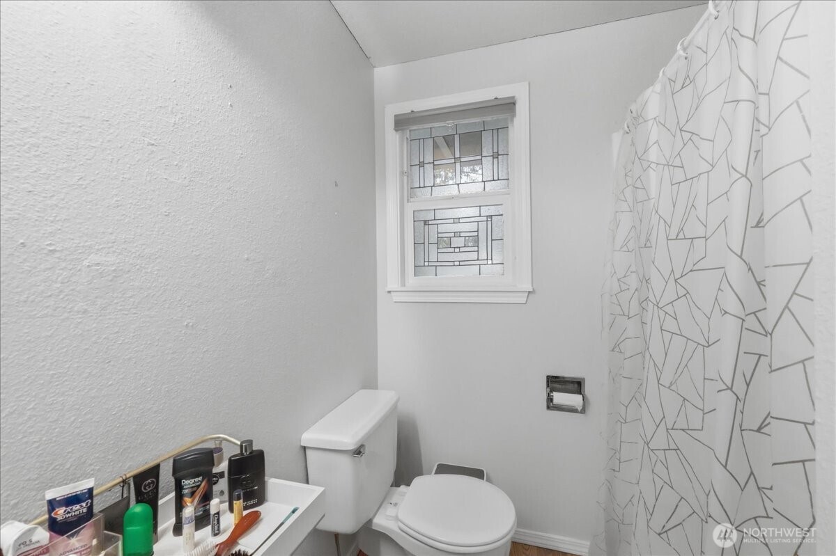 8531 Lake Forest Drive SE, Lacey, WA 98503