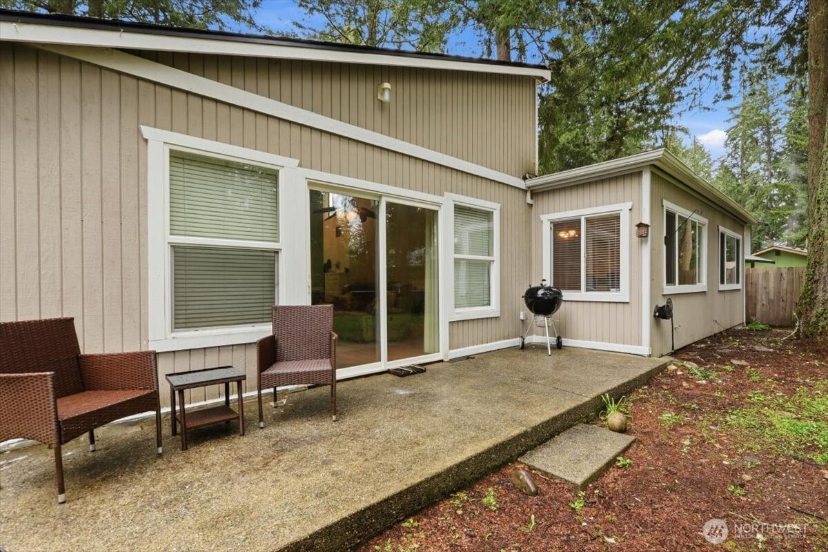 8531 Lake Forest Drive SE, Lacey, WA 98503