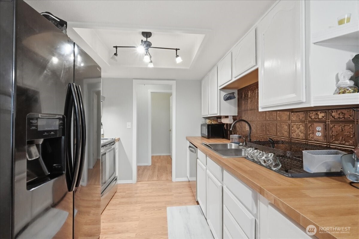 8531 Lake Forest Drive SE, Lacey, WA 98503