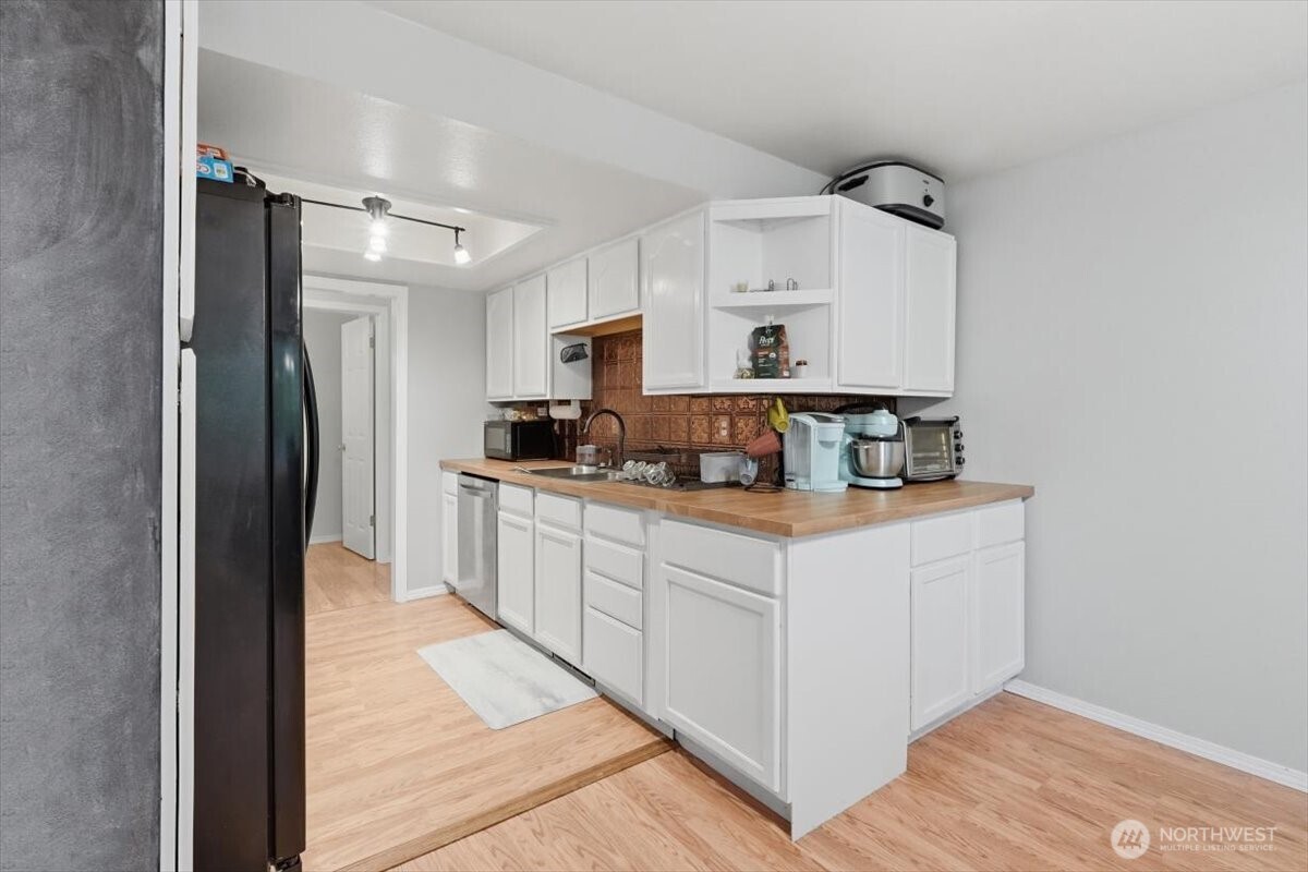 8531 Lake Forest Drive SE, Lacey, WA 98503