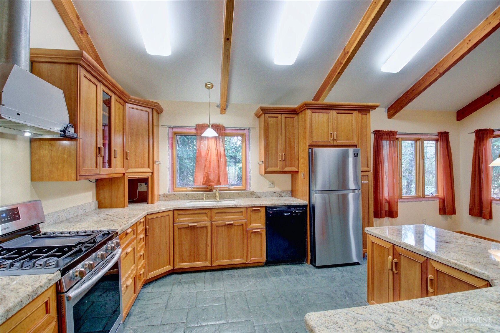 46824 Everett Lake Rd , Concrete, WA 98237