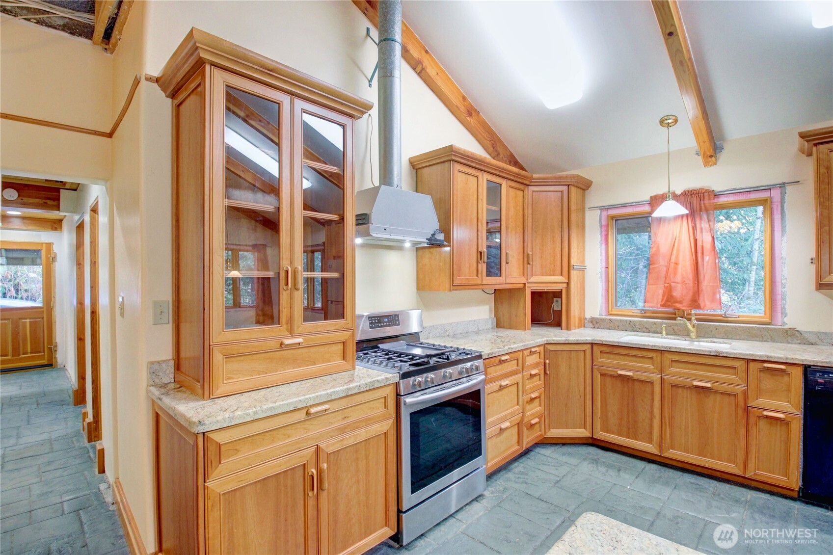 46824 Everett Lake Rd , Concrete, WA 98237