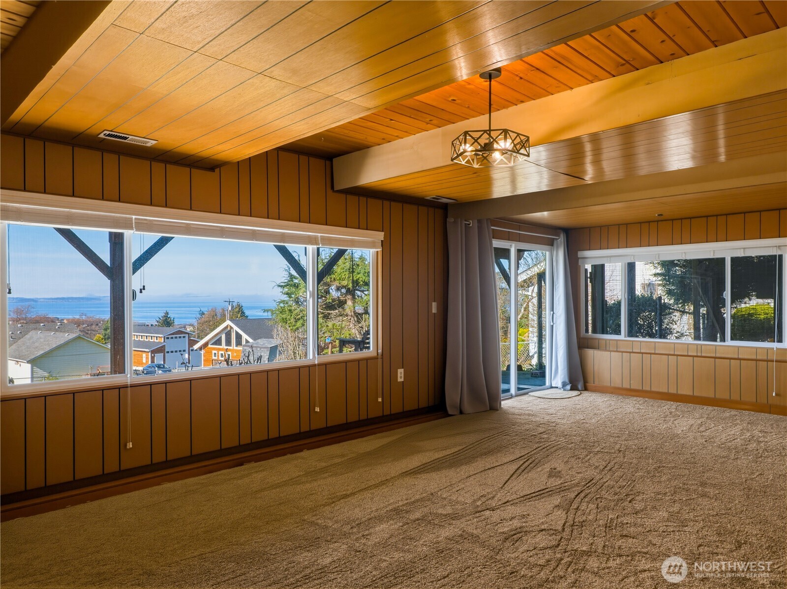 704 Flintstone Drive , Camano Island, WA 98282