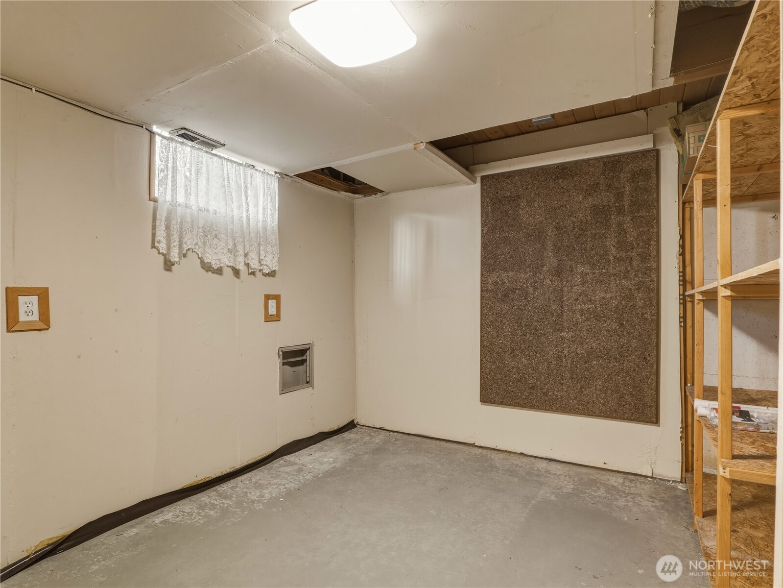 704 Flintstone Drive , Camano Island, WA 98282