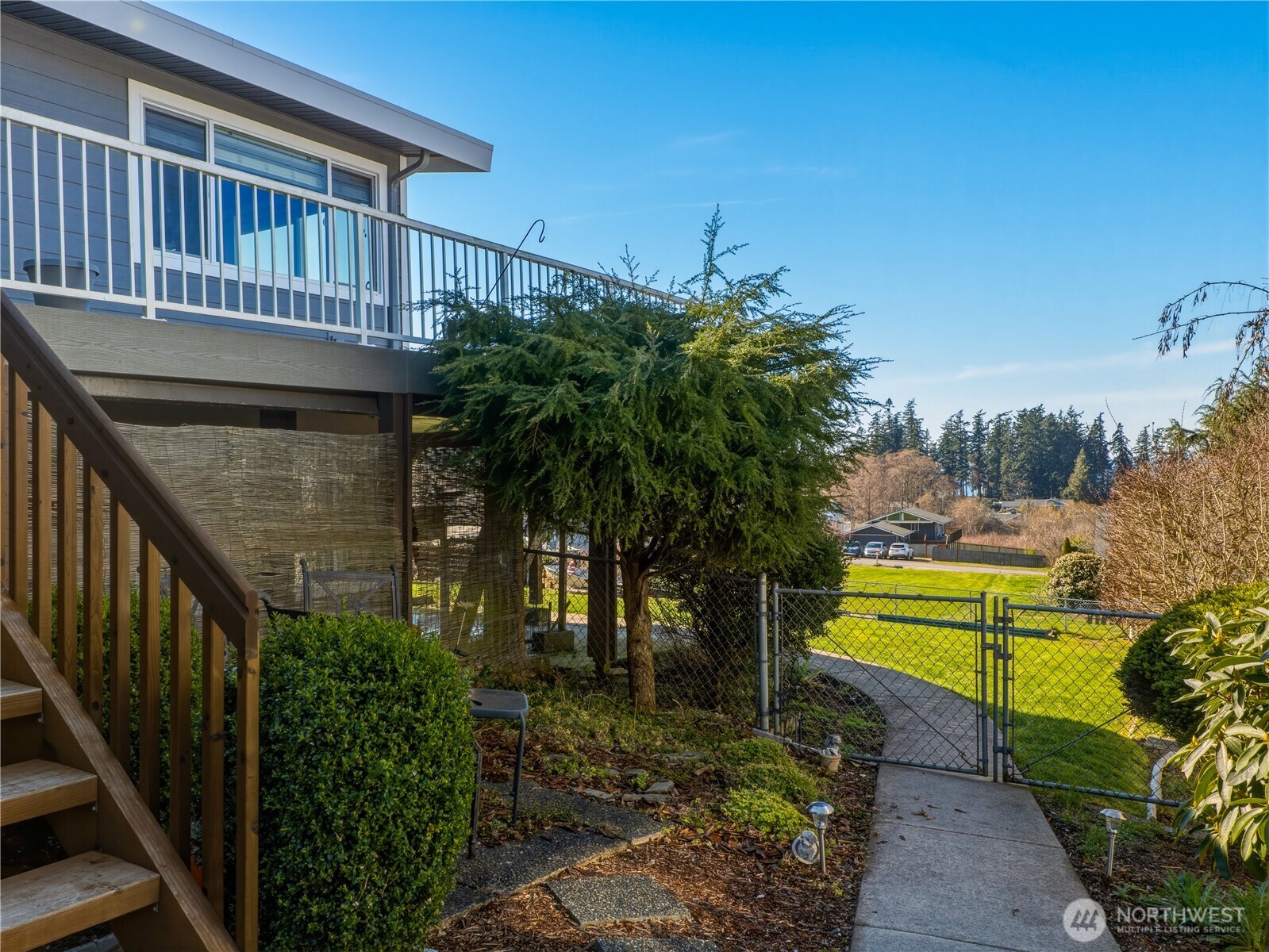 704 Flintstone Drive , Camano Island, WA 98282
