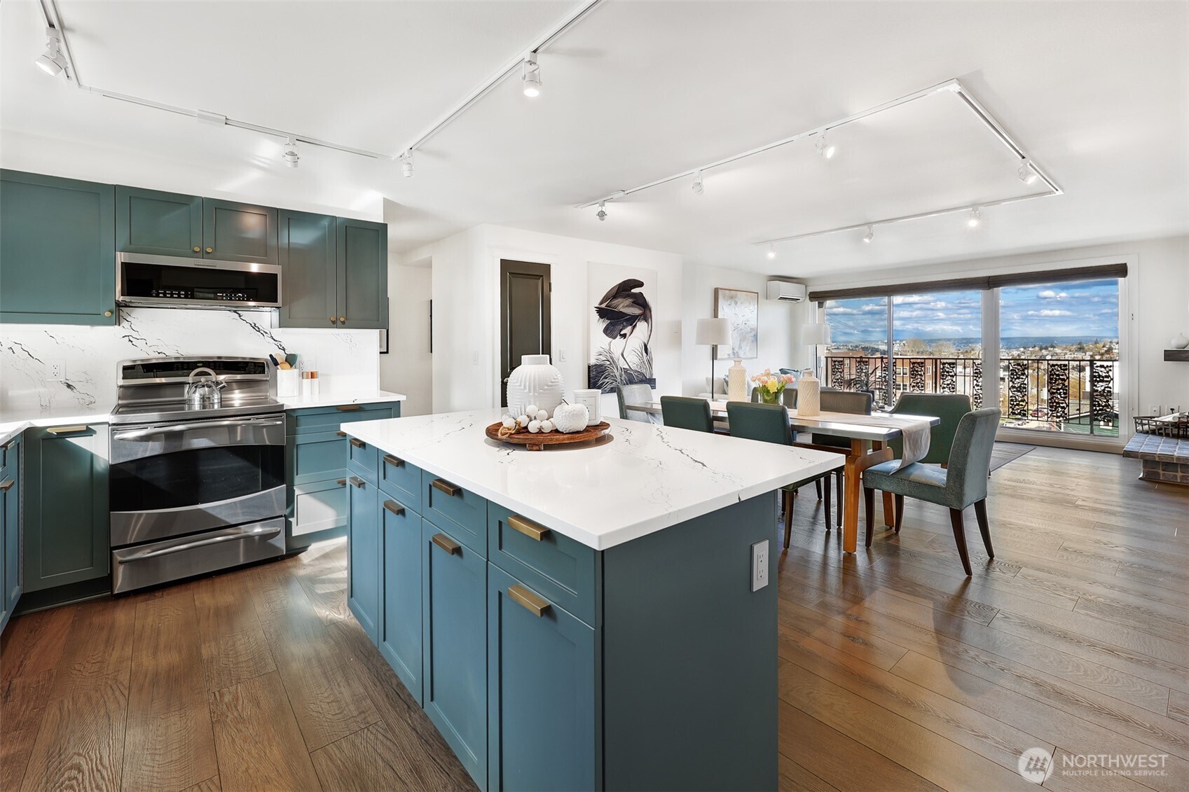 1818 Bigelow Avenue N #301, Seattle, WA 98109