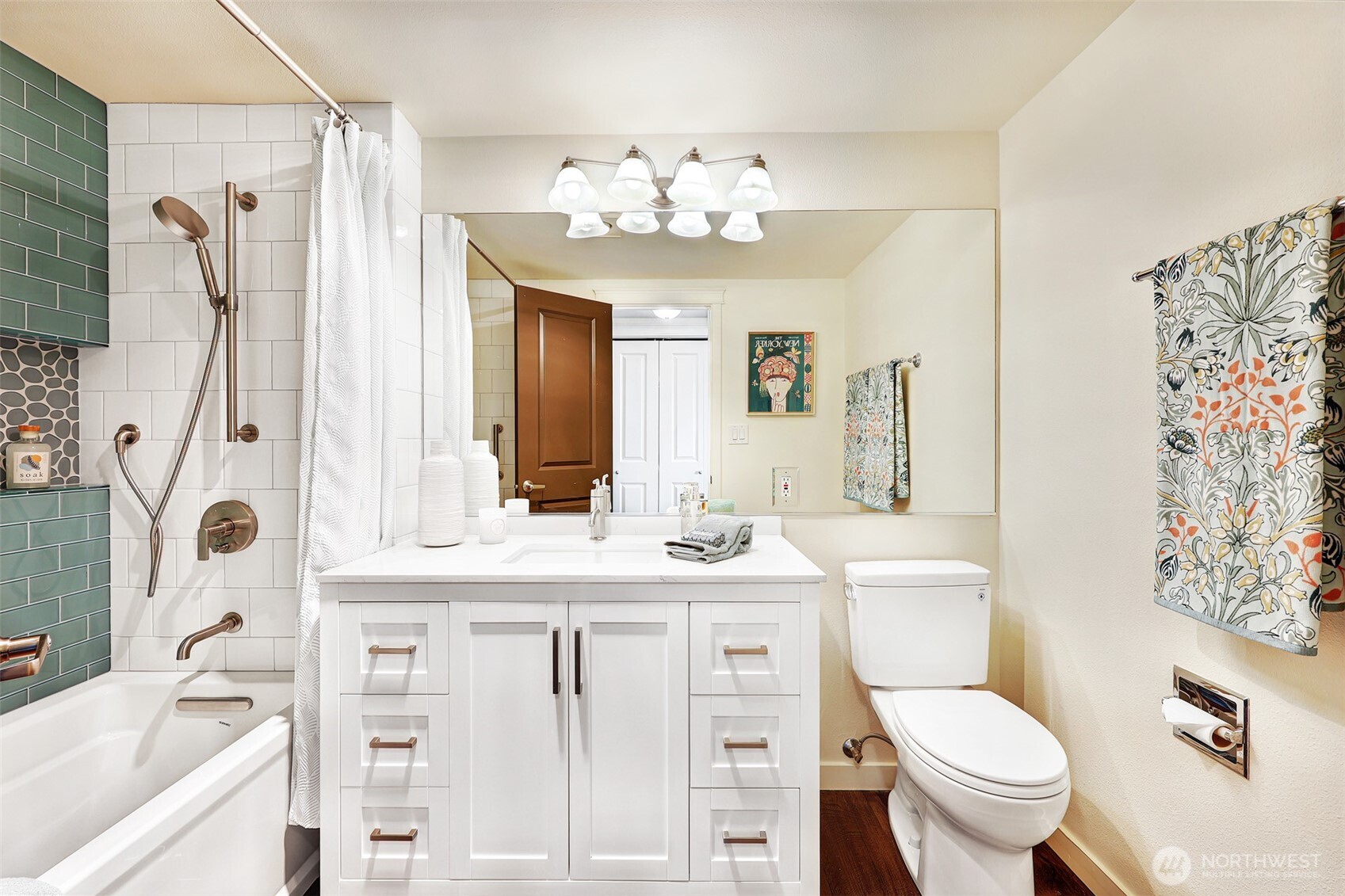 1818 Bigelow Avenue N #301, Seattle, WA 98109