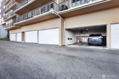 1818 Bigelow Avenue N #301, Seattle, WA 98109 - Photo 27