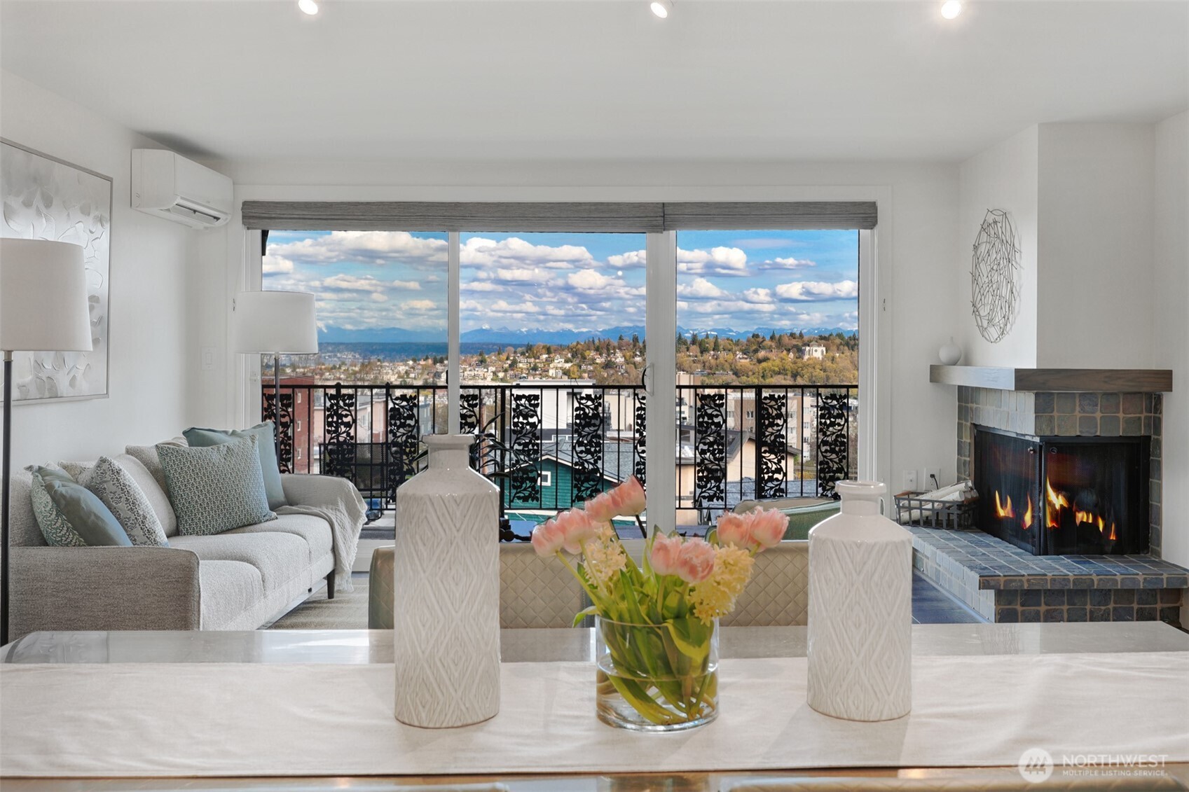 1818 Bigelow Avenue N #301, Seattle, WA 98109