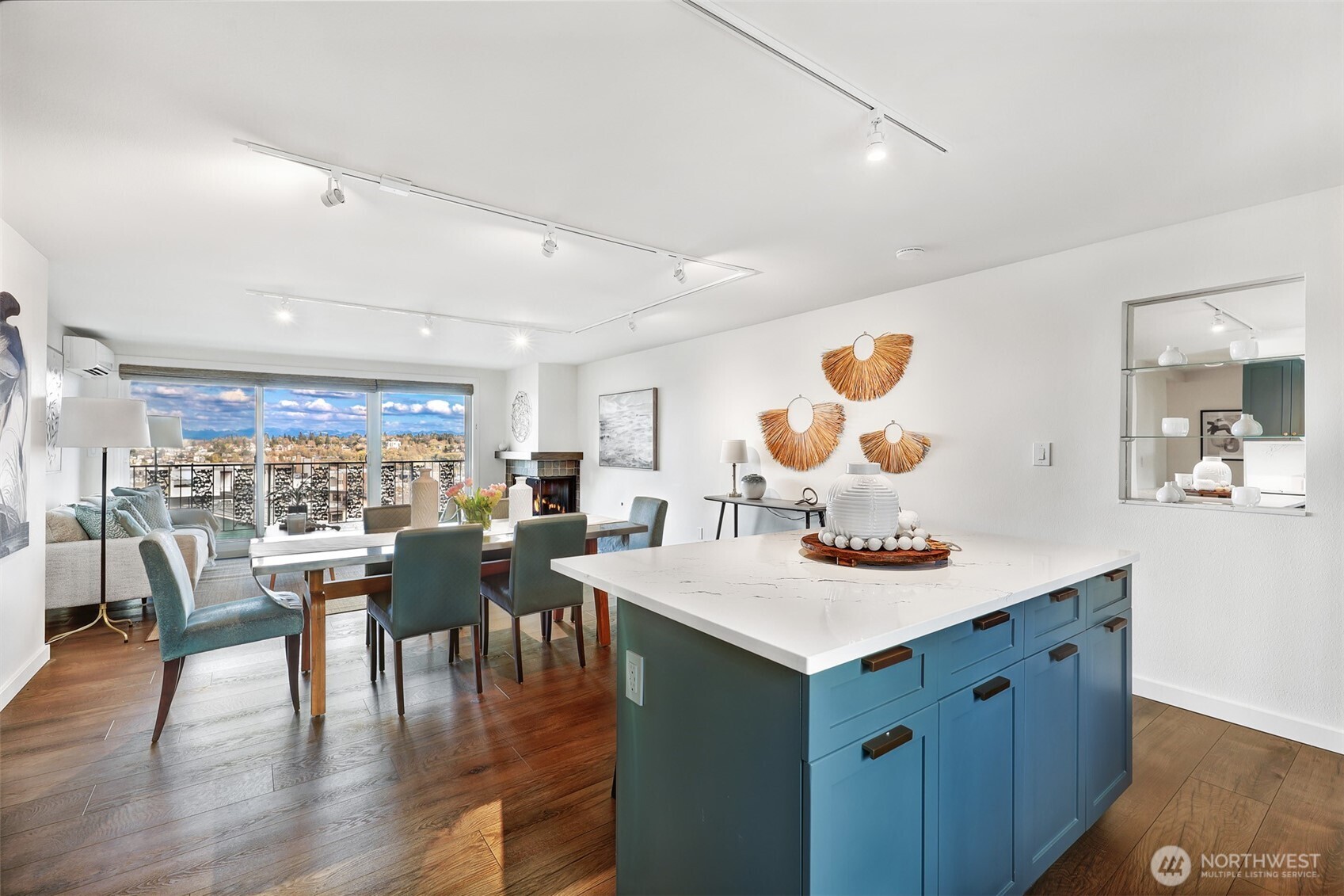 1818 Bigelow Avenue N #301, Seattle, WA 98109