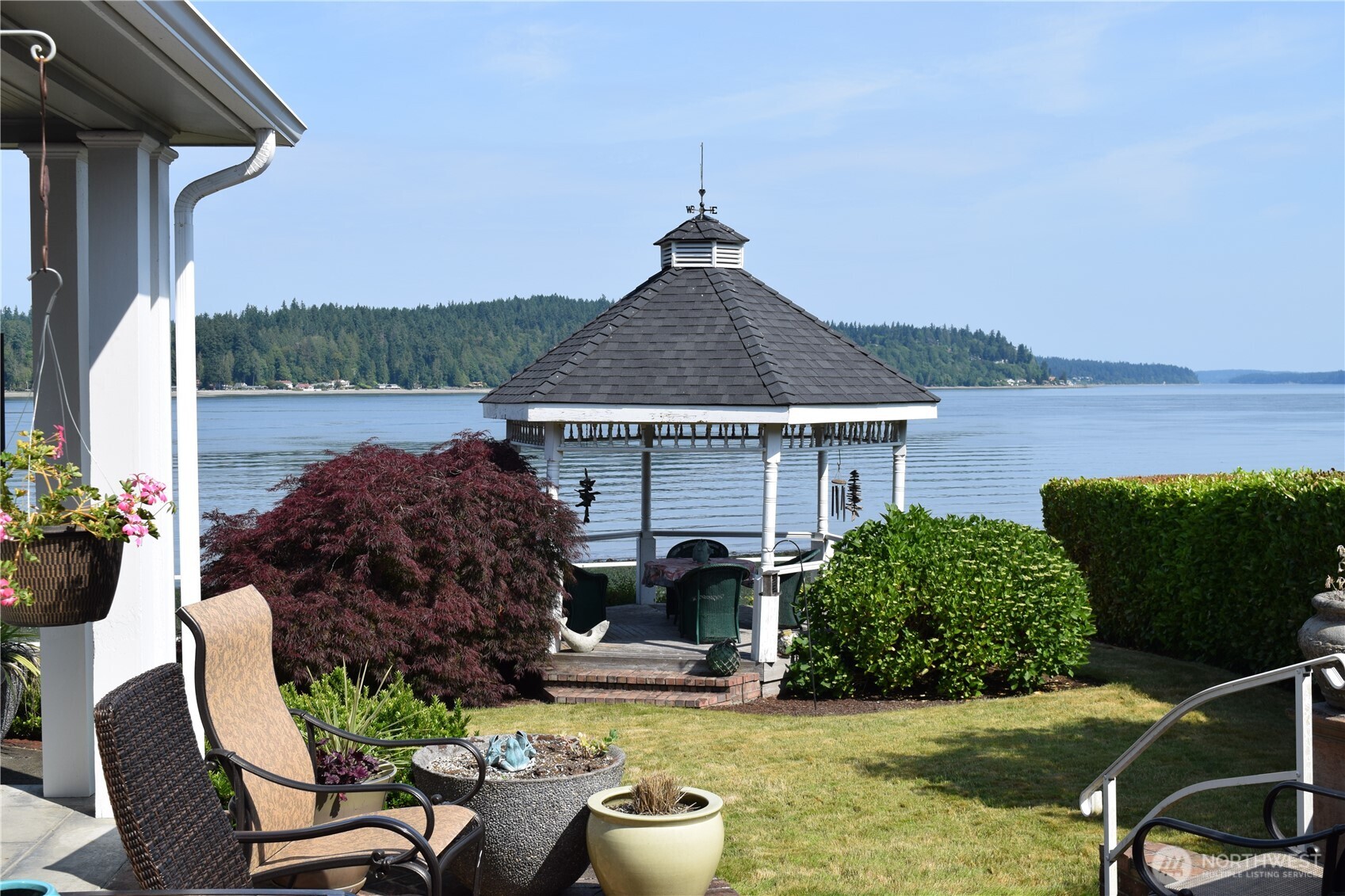 3538 Beach Drive E, Port Orchard, WA 98366-8136