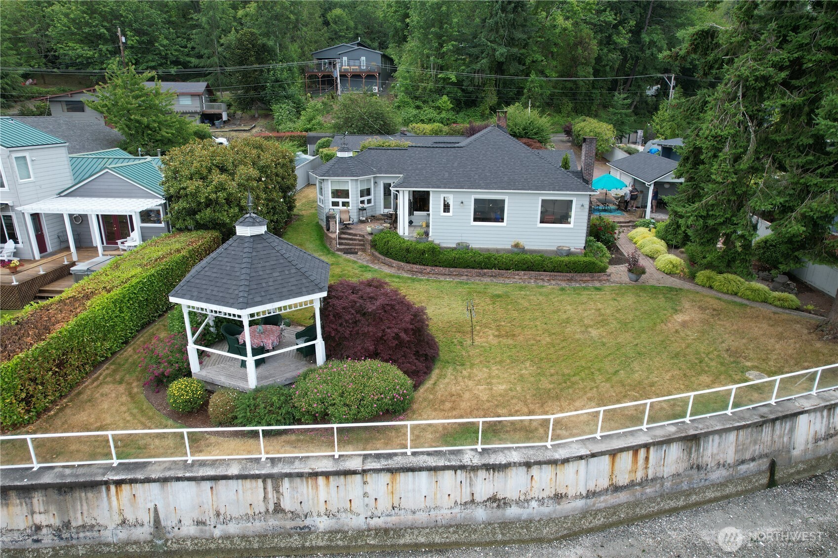 3538 Beach Drive E, Port Orchard, WA 98366-8136