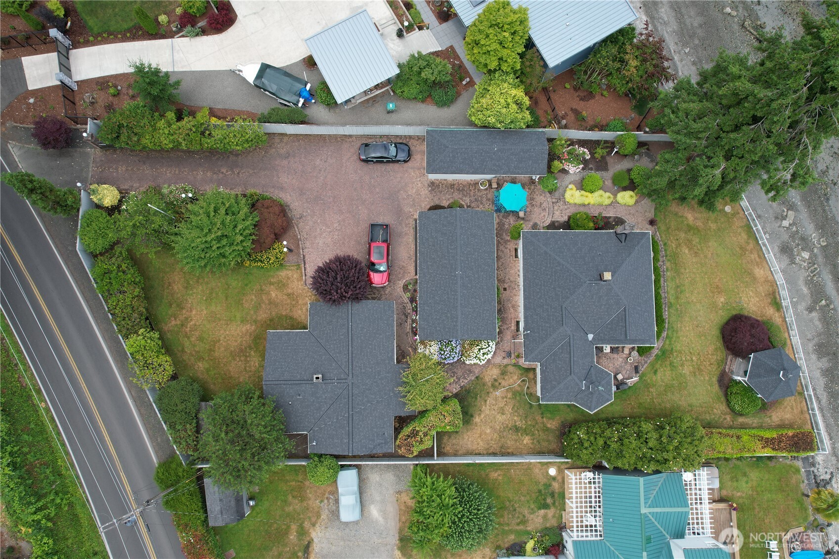 3538 Beach Drive E, Port Orchard, WA 98366-8136