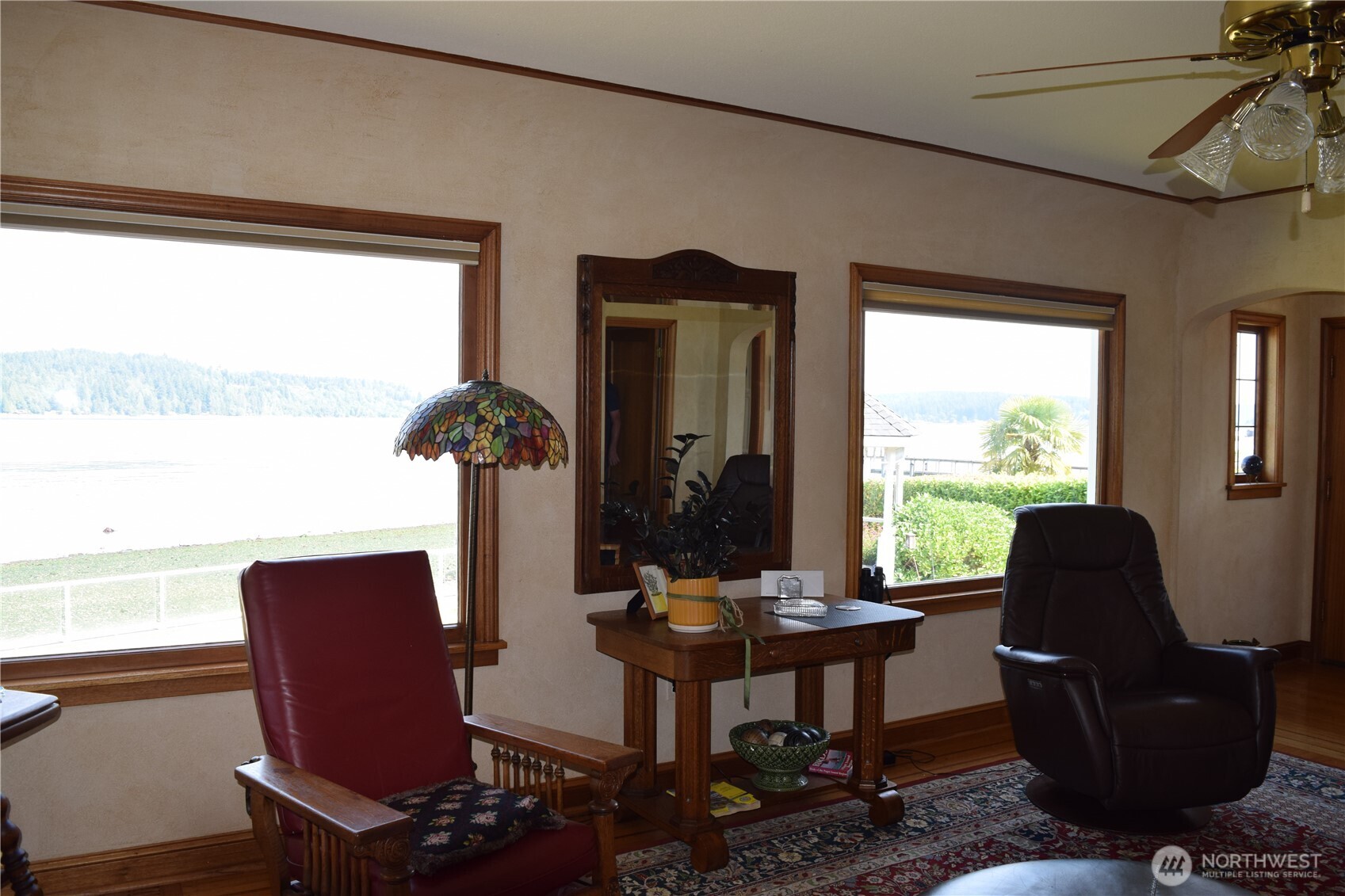 3538 Beach Drive E, Port Orchard, WA 98366-8136