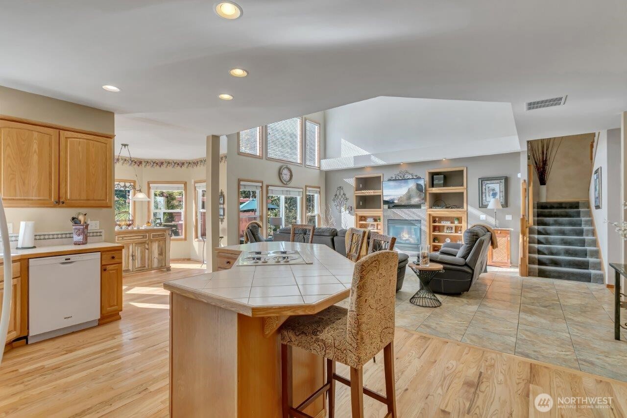 2517 173rd Avenue Ct E, Lake Tapps, WA 98391