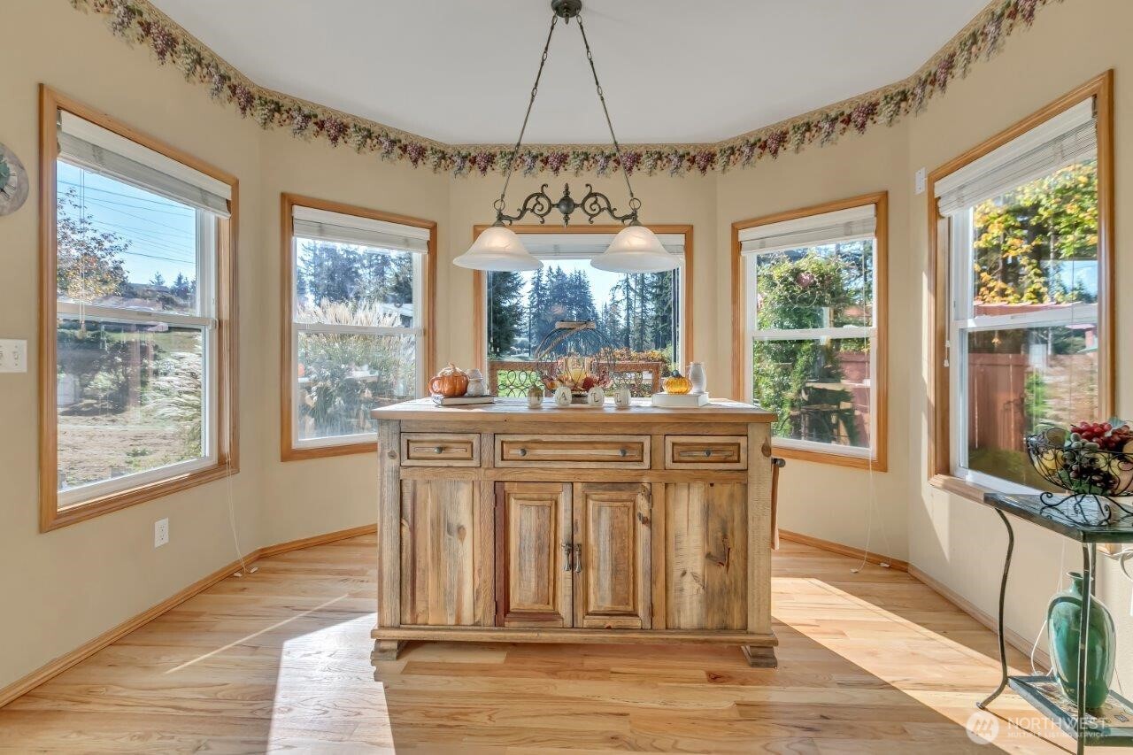 2517 173rd Avenue Ct E, Lake Tapps, WA 98391