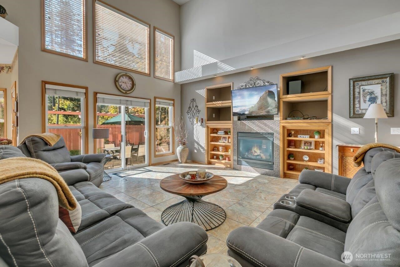 2517 173rd Avenue Ct E, Lake Tapps, WA 98391