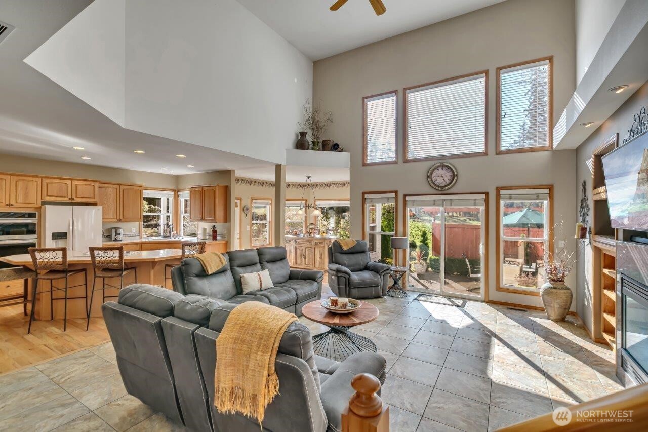 2517 173rd Avenue Ct E, Lake Tapps, WA 98391