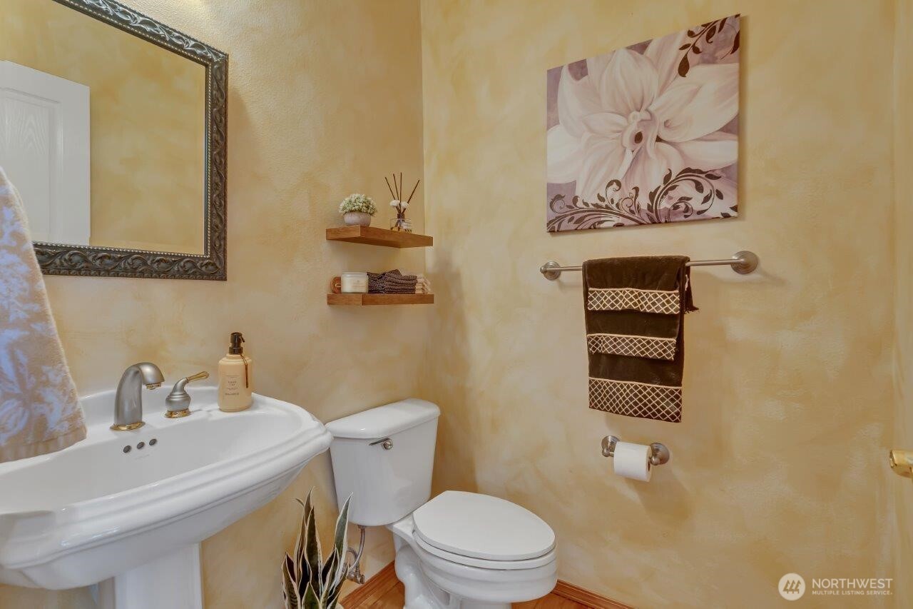 2517 173rd Avenue Ct E, Lake Tapps, WA 98391