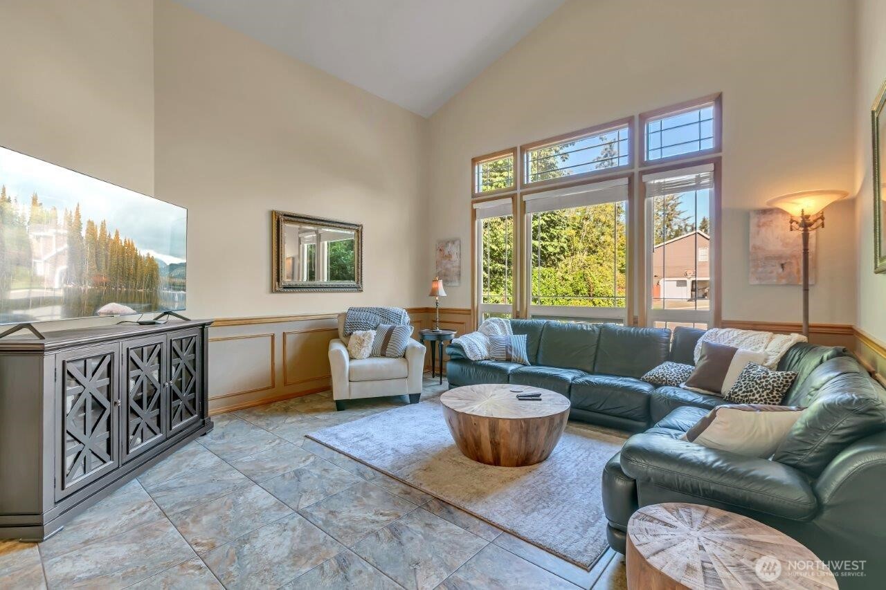 2517 173rd Avenue Ct E, Lake Tapps, WA 98391