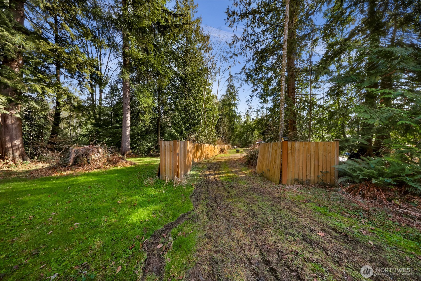 6657 N Fruitdale Road , Sedro Woolley, WA 98284