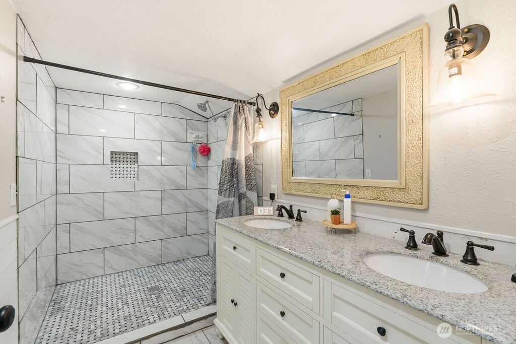 917 Garden Road , Aberdeen, WA 98520