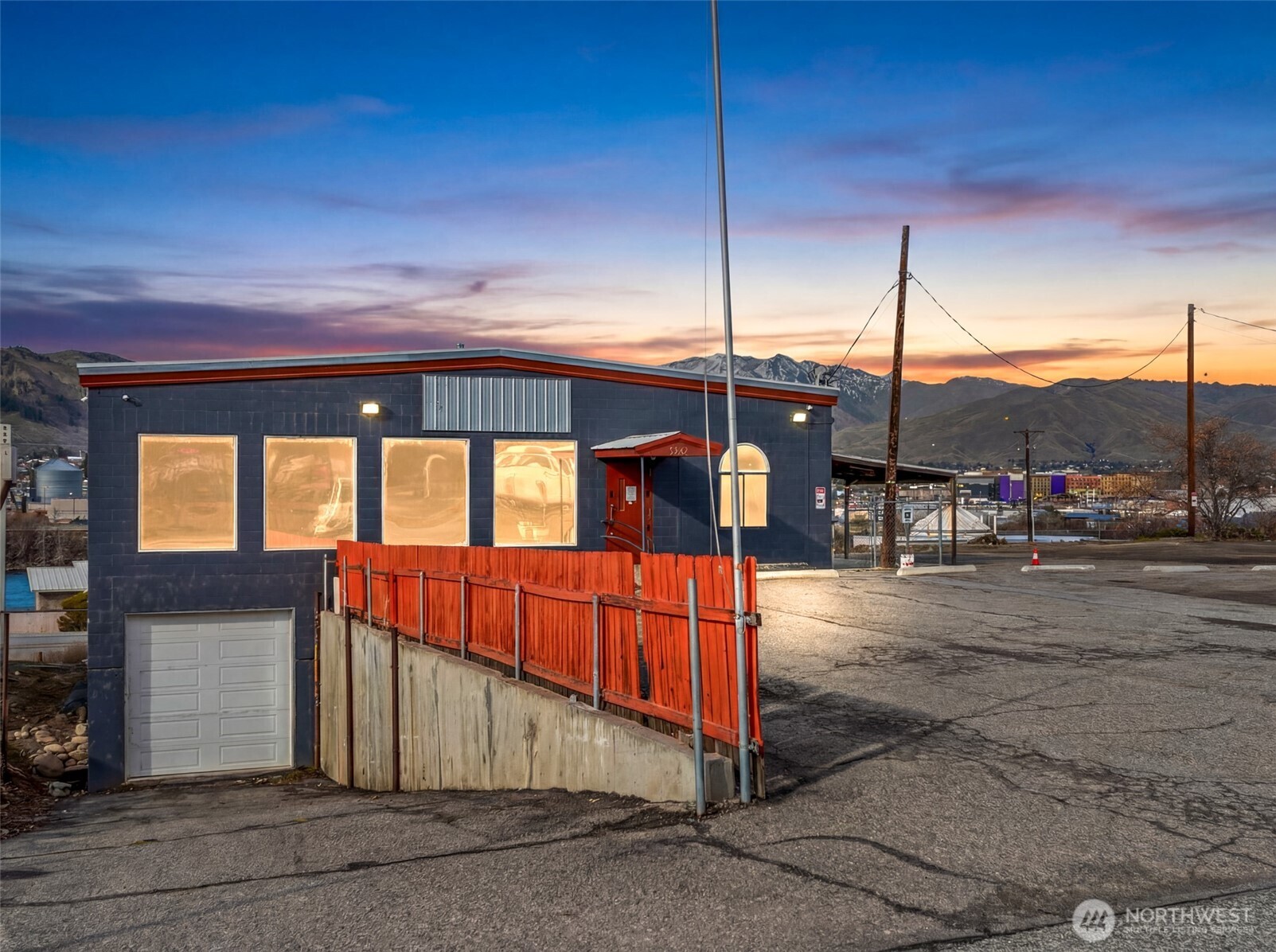 1052 Valley Mall PKWY , East Wenatchee, WA 98802