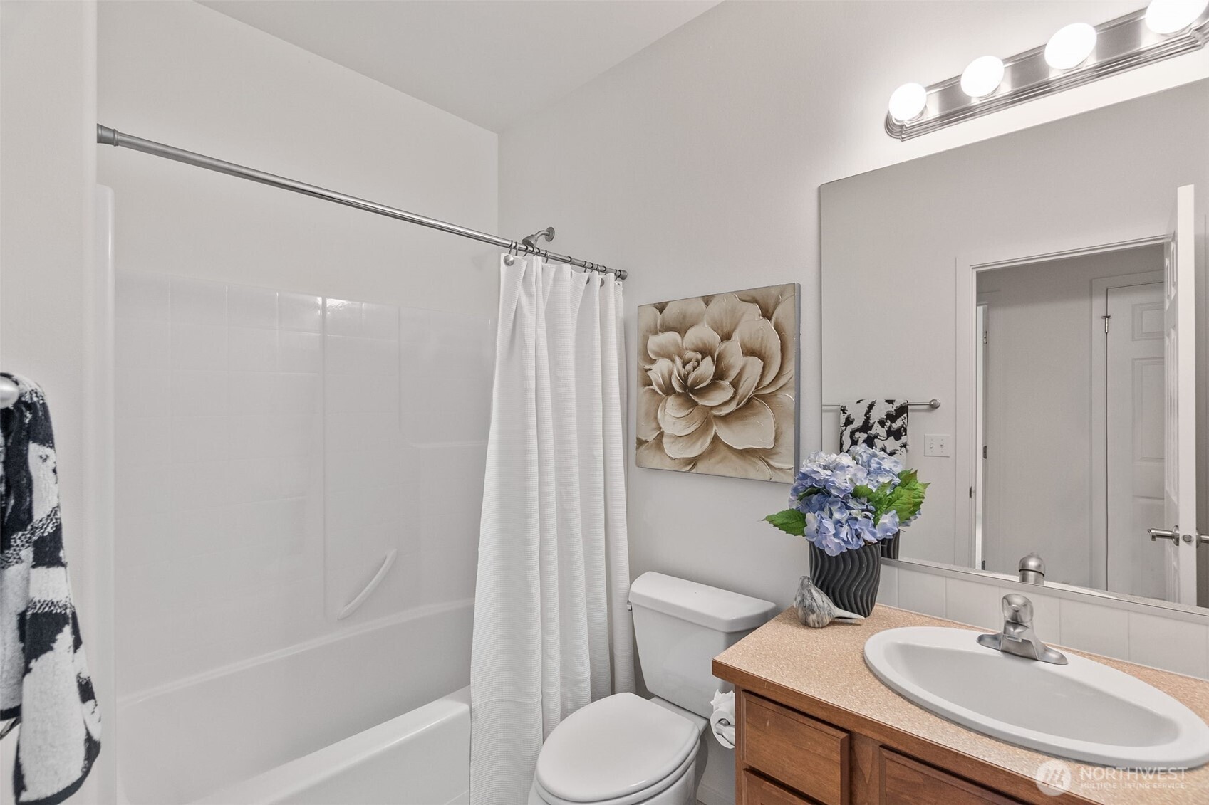 8231 Orcas Loop NE, Lacey, WA 98516