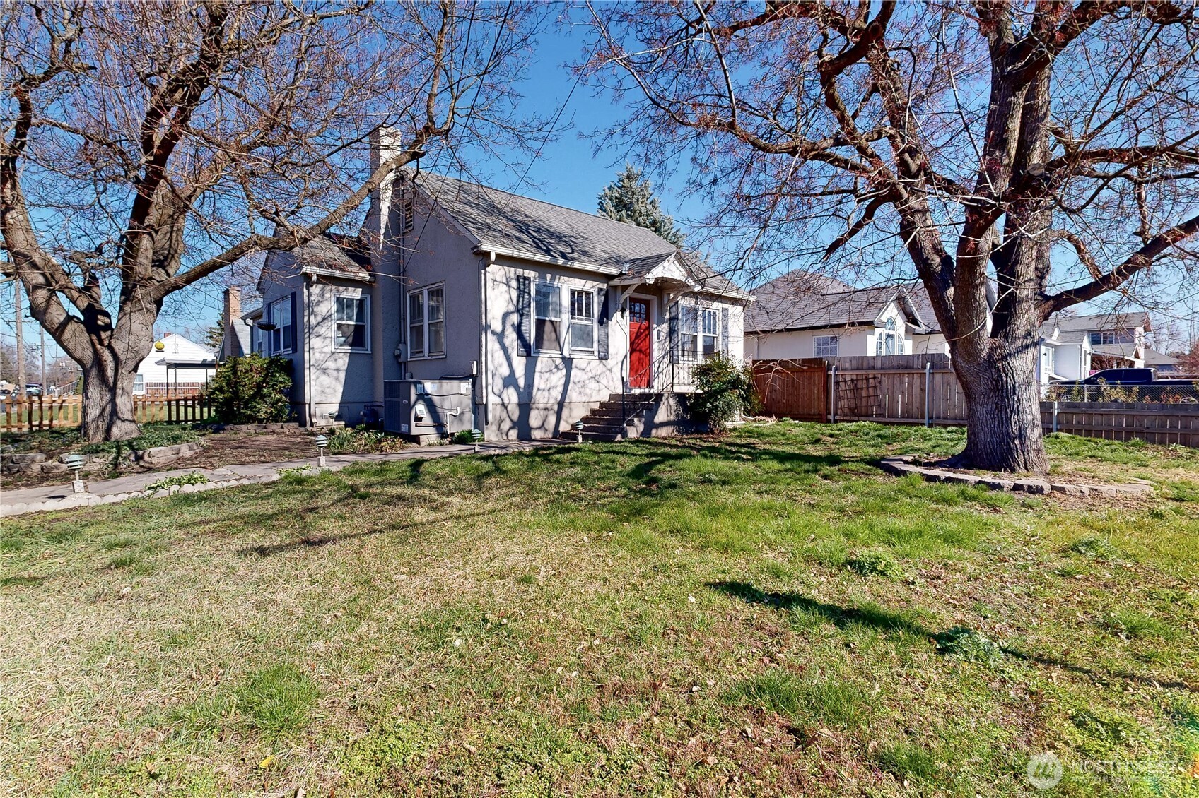 405 SE 8th Street , College Place, WA 99324