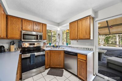 809 148th Street Ct E, Tacoma, WA 98445 - Photo 13