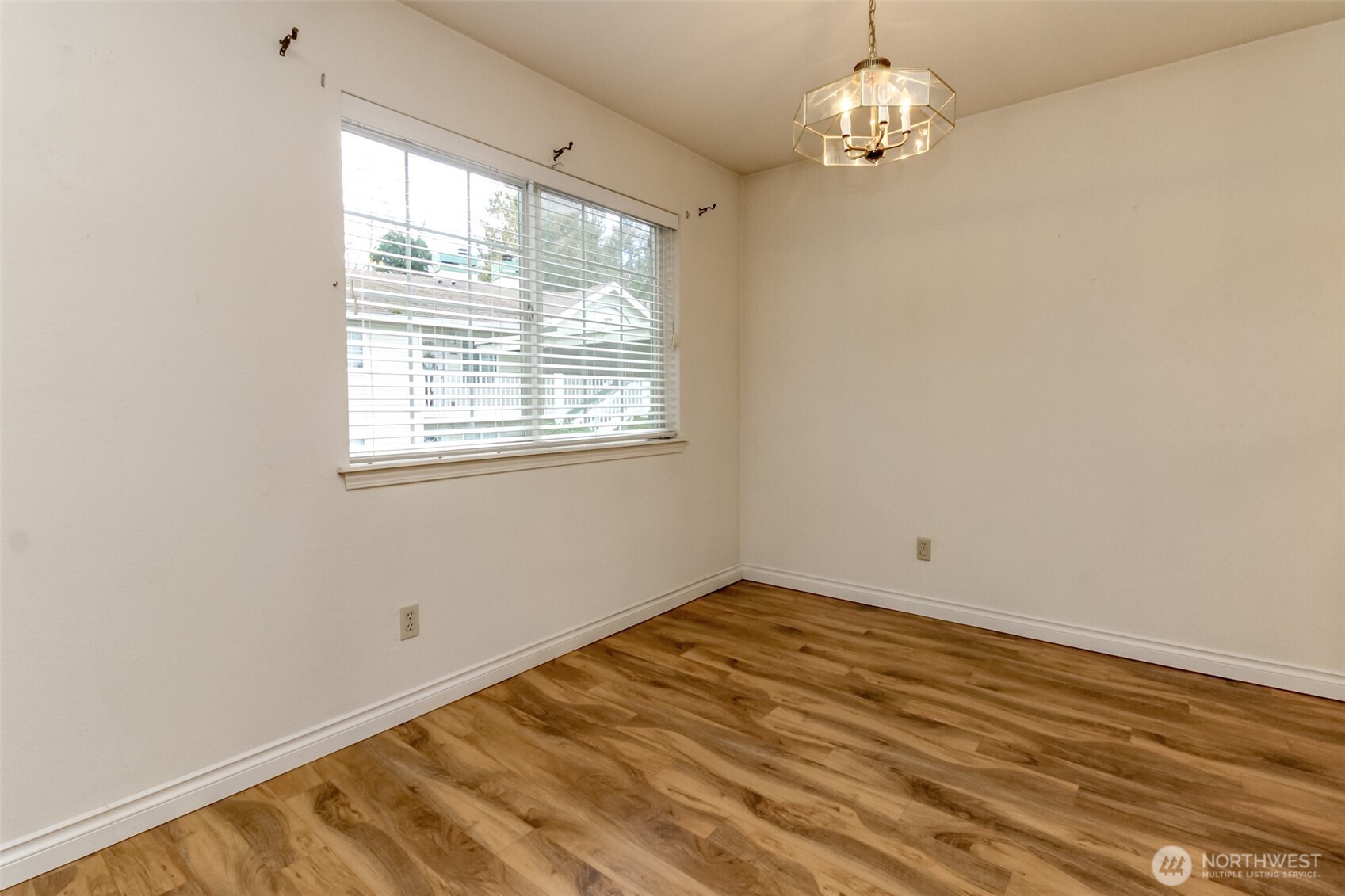 1830 S 336th Street #C102, Federal Way, WA 98003