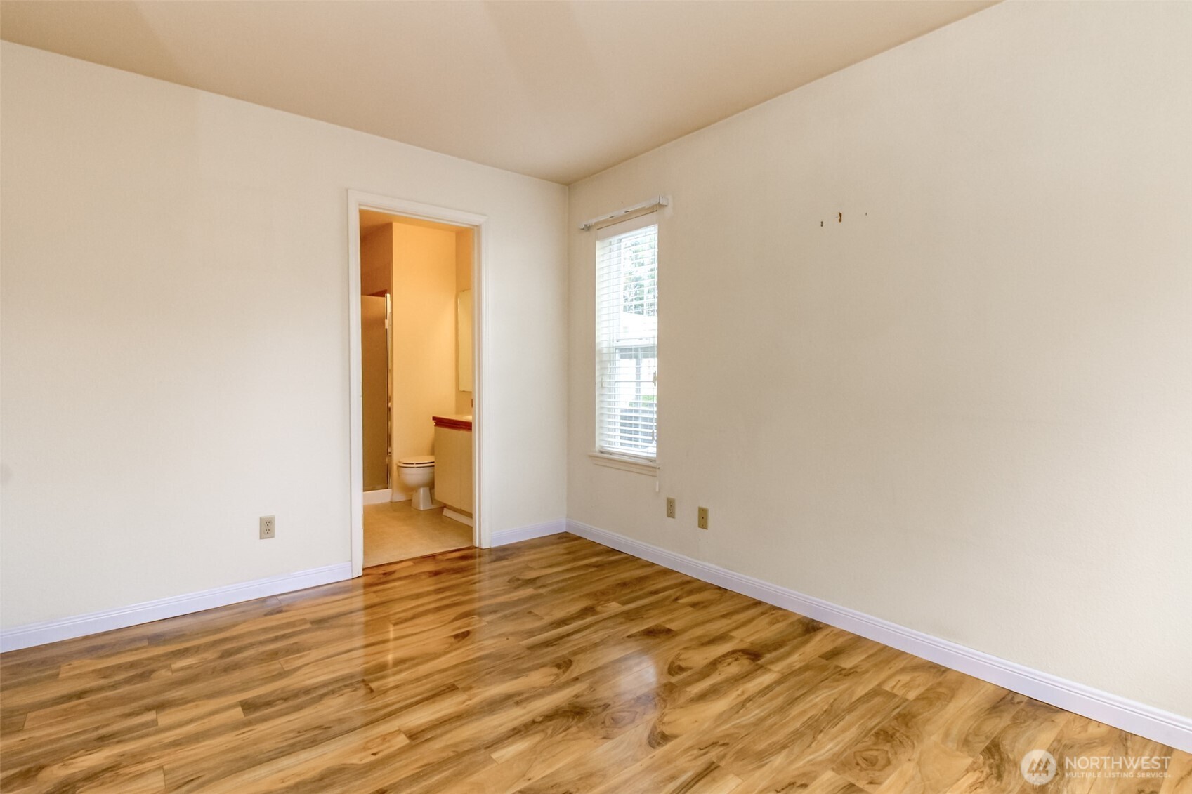 1830 S 336th Street #C102, Federal Way, WA 98003