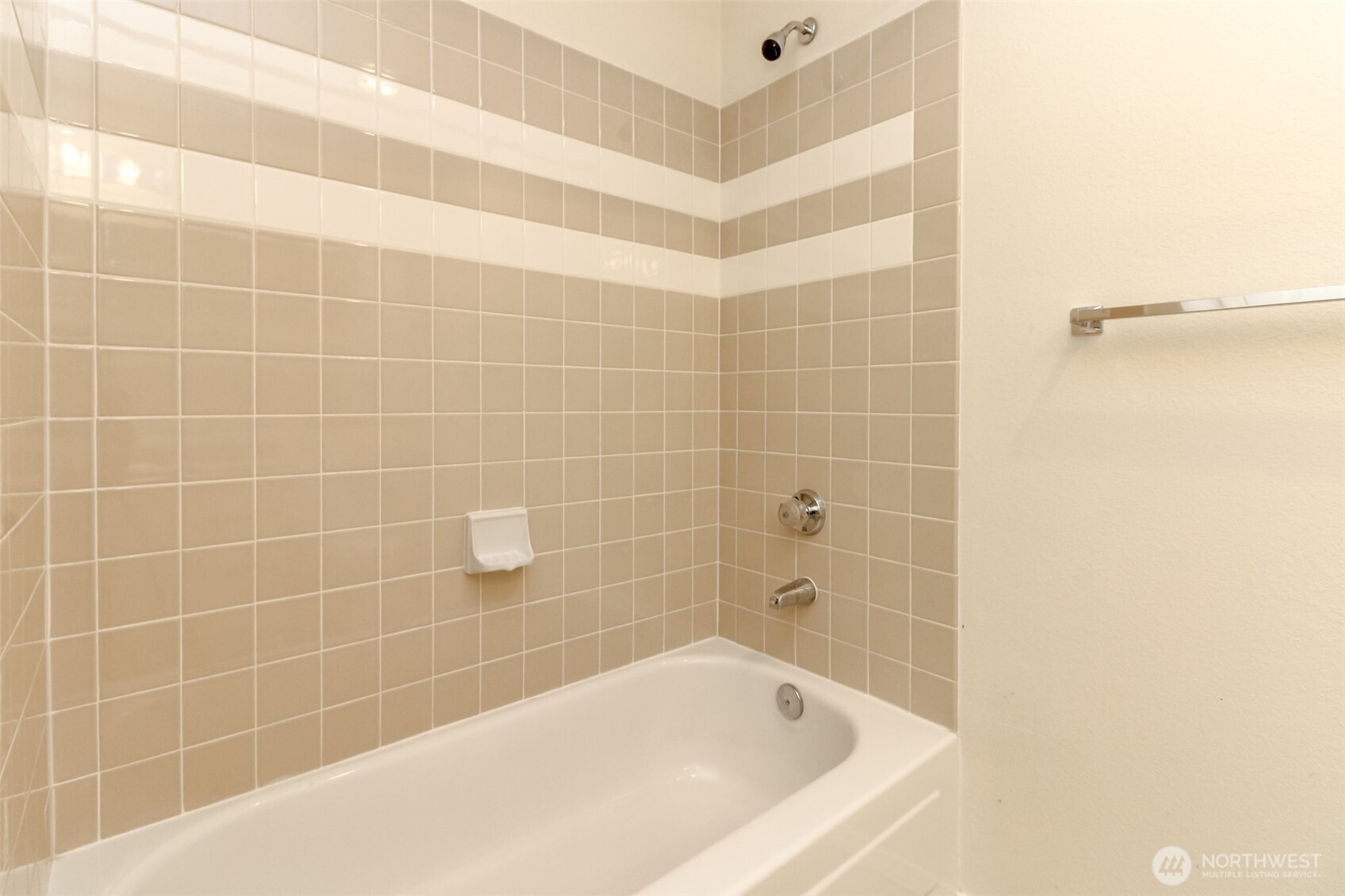 1830 S 336th Street #C102, Federal Way, WA 98003