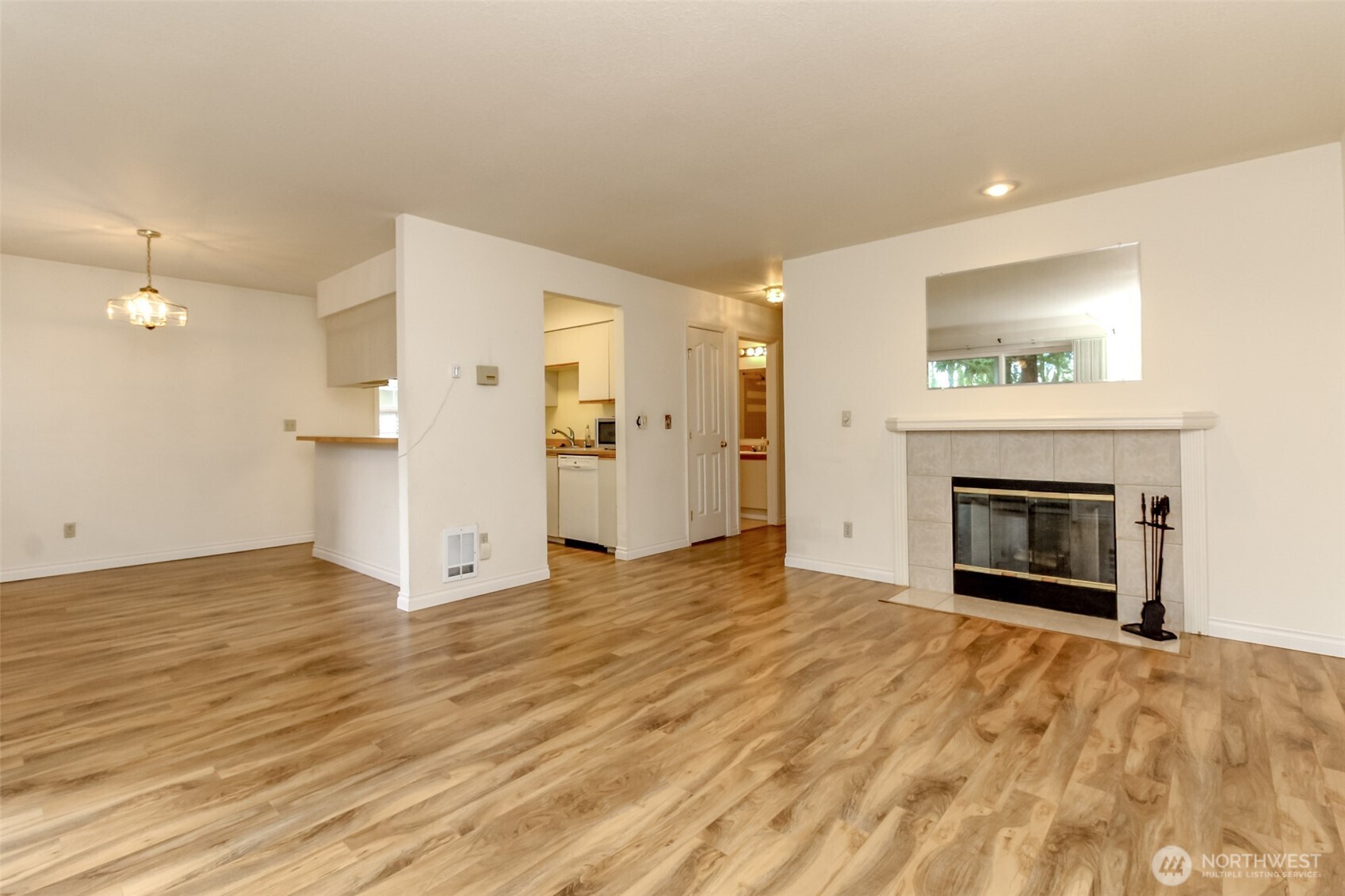 1830 S 336th Street #C102, Federal Way, WA 98003