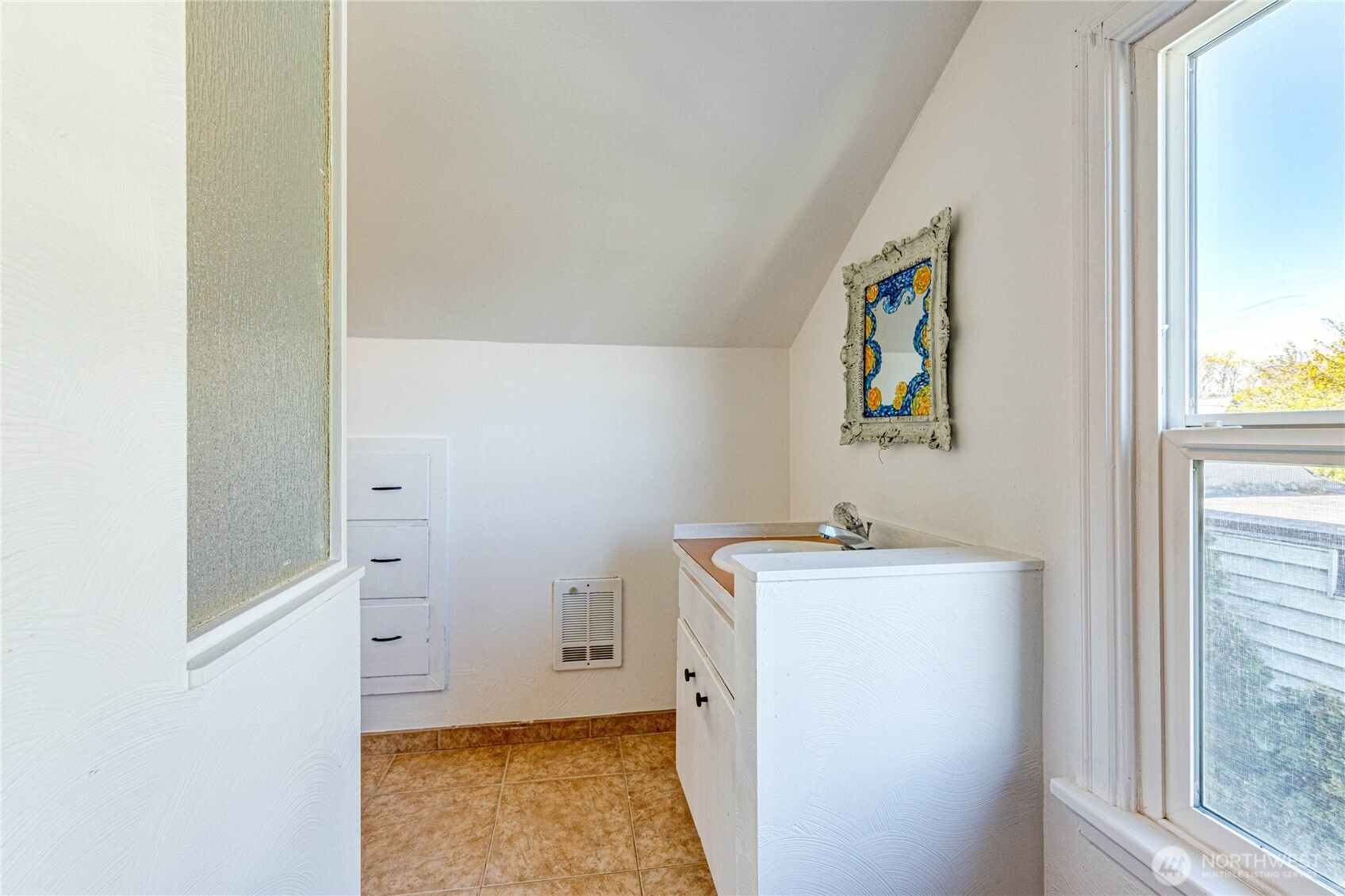 231 W Fourth Street , Port Angeles, WA 98362