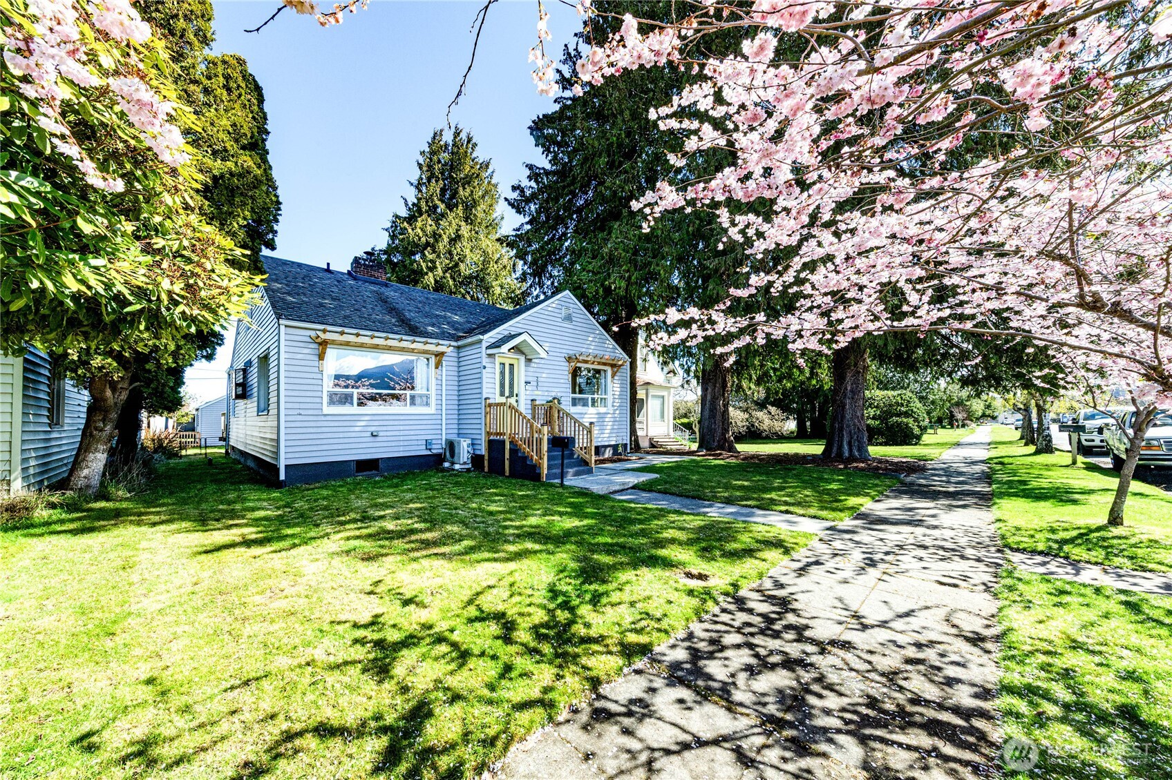 231 W Fourth Street , Port Angeles, WA 98362