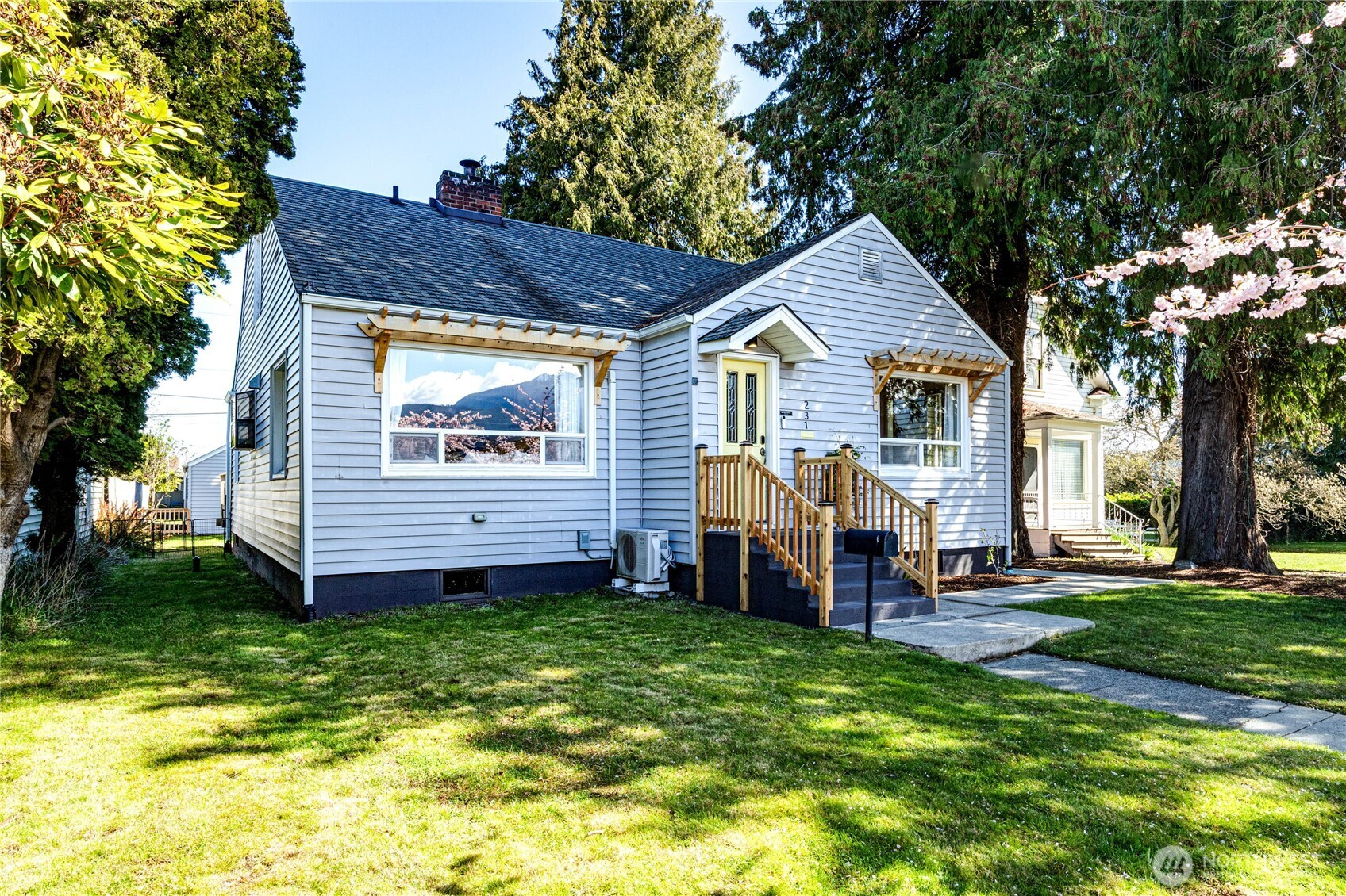 231 W Fourth Street , Port Angeles, WA 98362