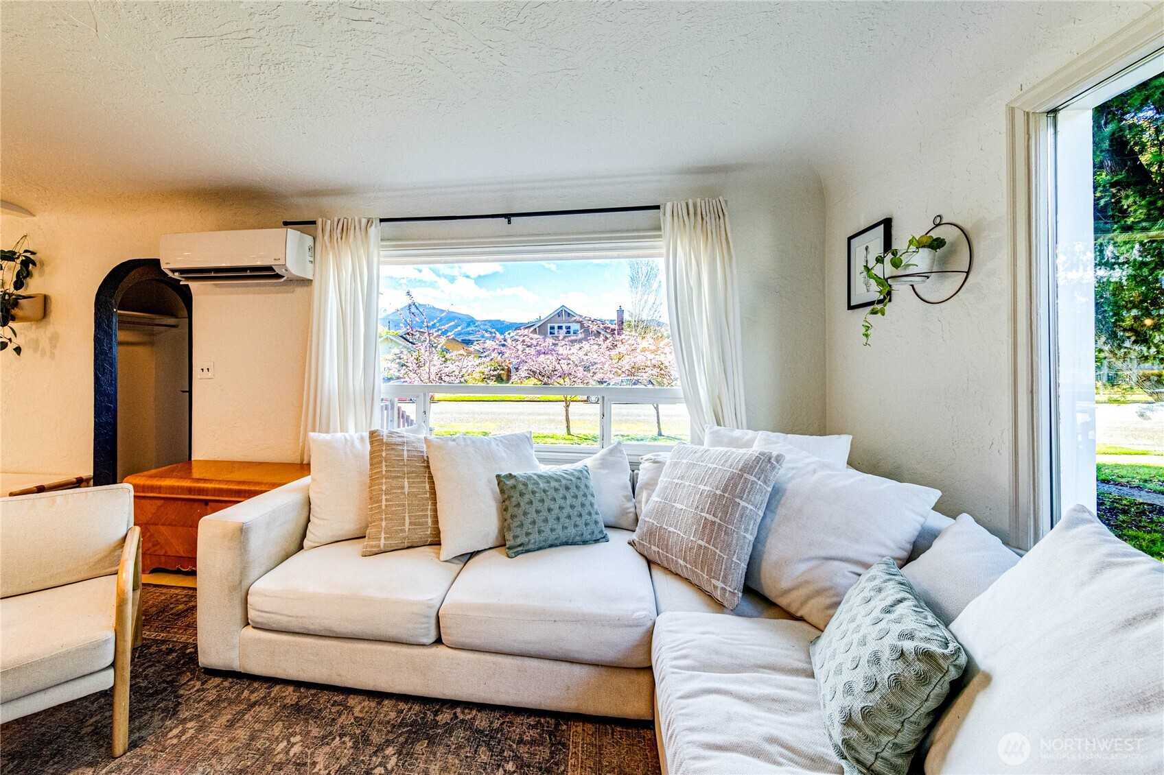 231 W Fourth Street , Port Angeles, WA 98362