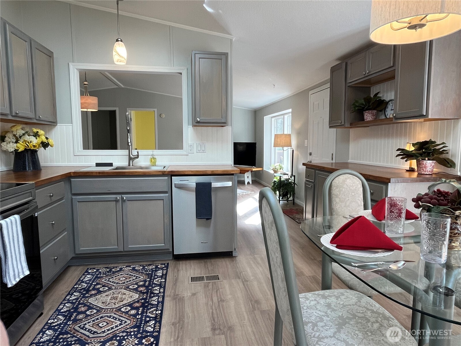 24022 Vinland Terrace NW, Poulsbo, WA 98370