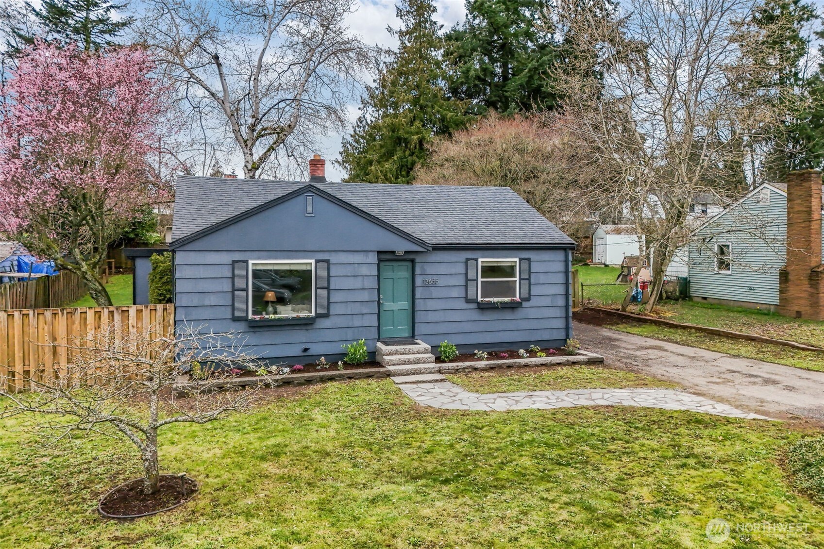 13655 2nd Avenue S, Burien, WA 98168