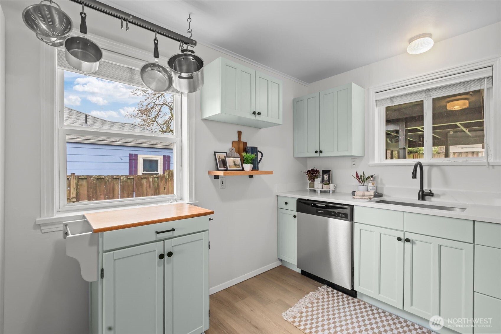 13655 2nd Avenue S, Burien, WA 98168