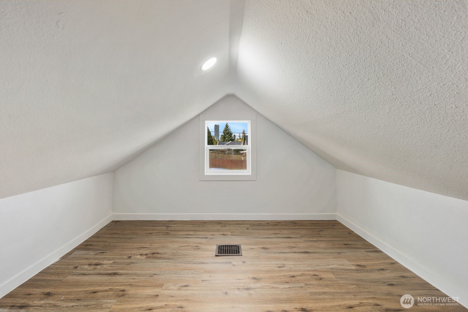2406 100th Street SE, Everett, WA 98208