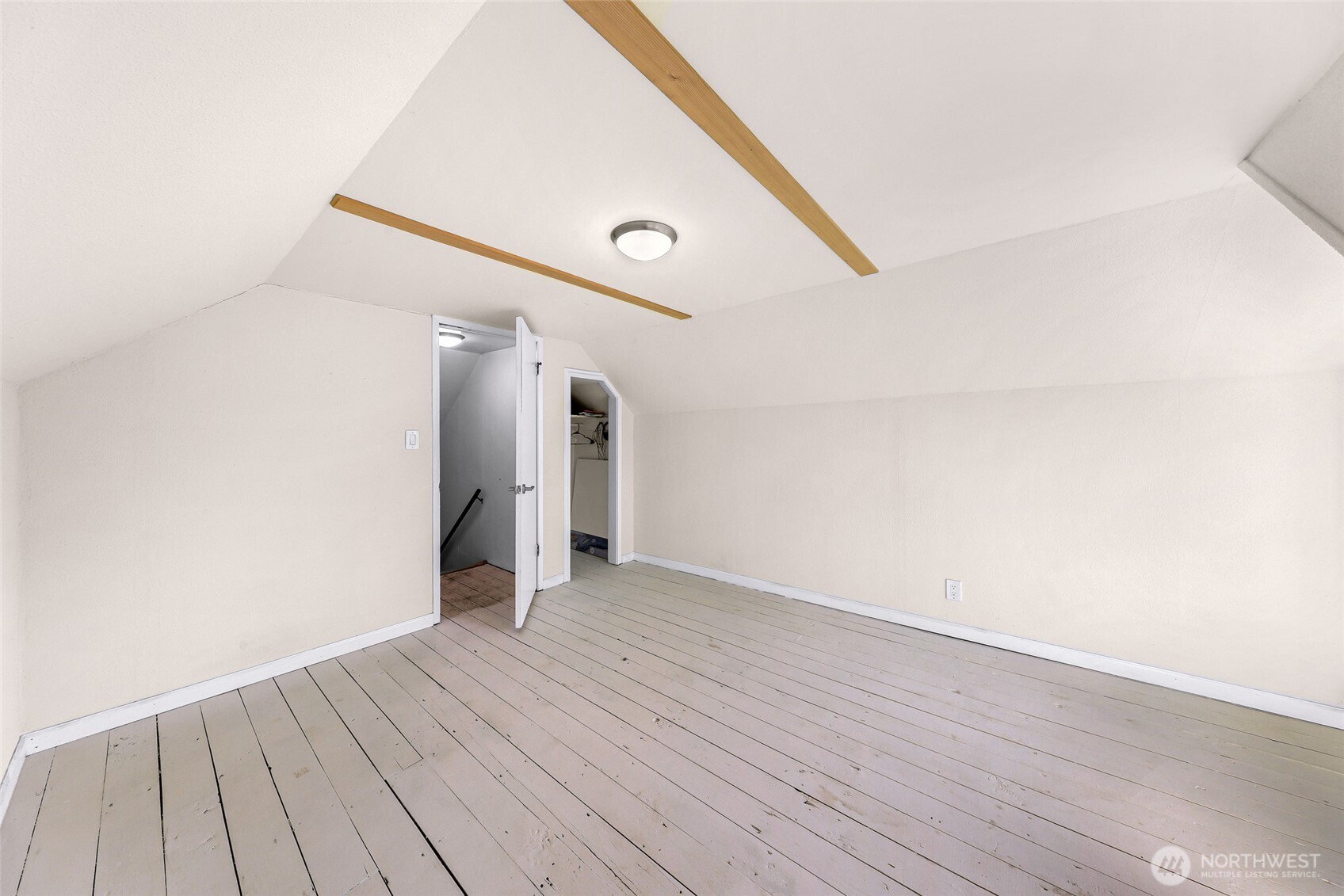 513 S Pine Street , Burlington, WA 98233