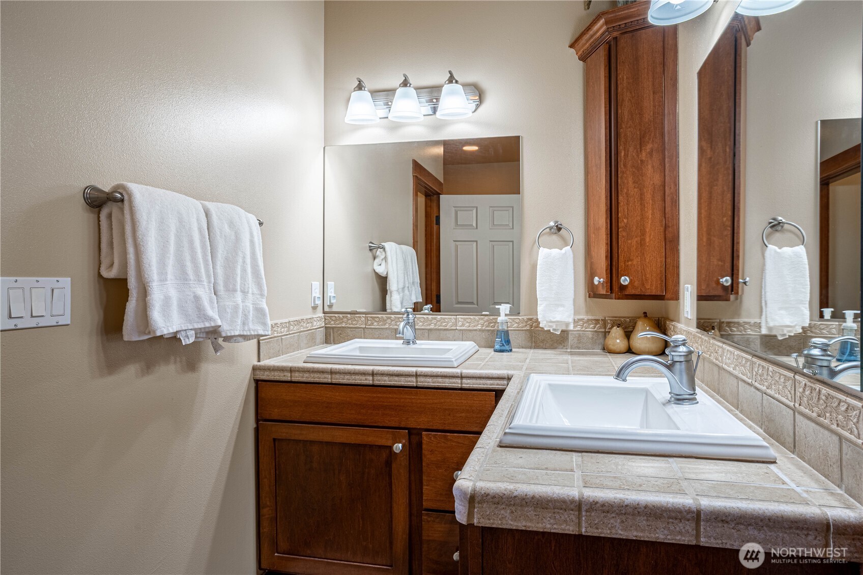 123 Red Hawk Drive , Orondo, WA 98843
