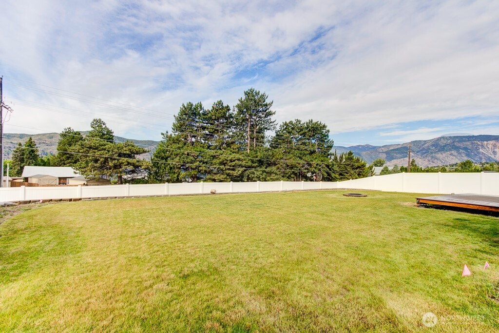 27 Jonagold Lane , Manson, WA 98831