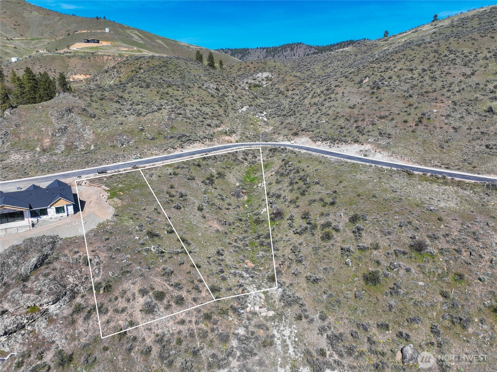 905 & 909 Long Drive , Chelan, WA 98816