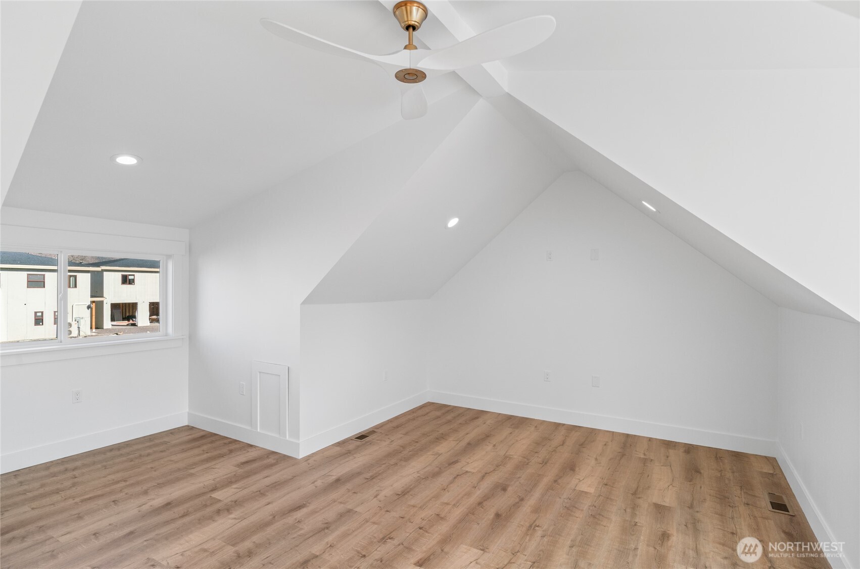 33 Hard Cider Drive , Oroville, WA 98844