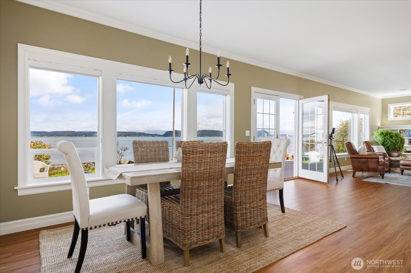 817 Shorecrest Drive , Oak Harbor, WA 98277